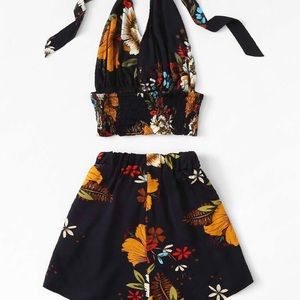 This really cute two peace outfit 😍